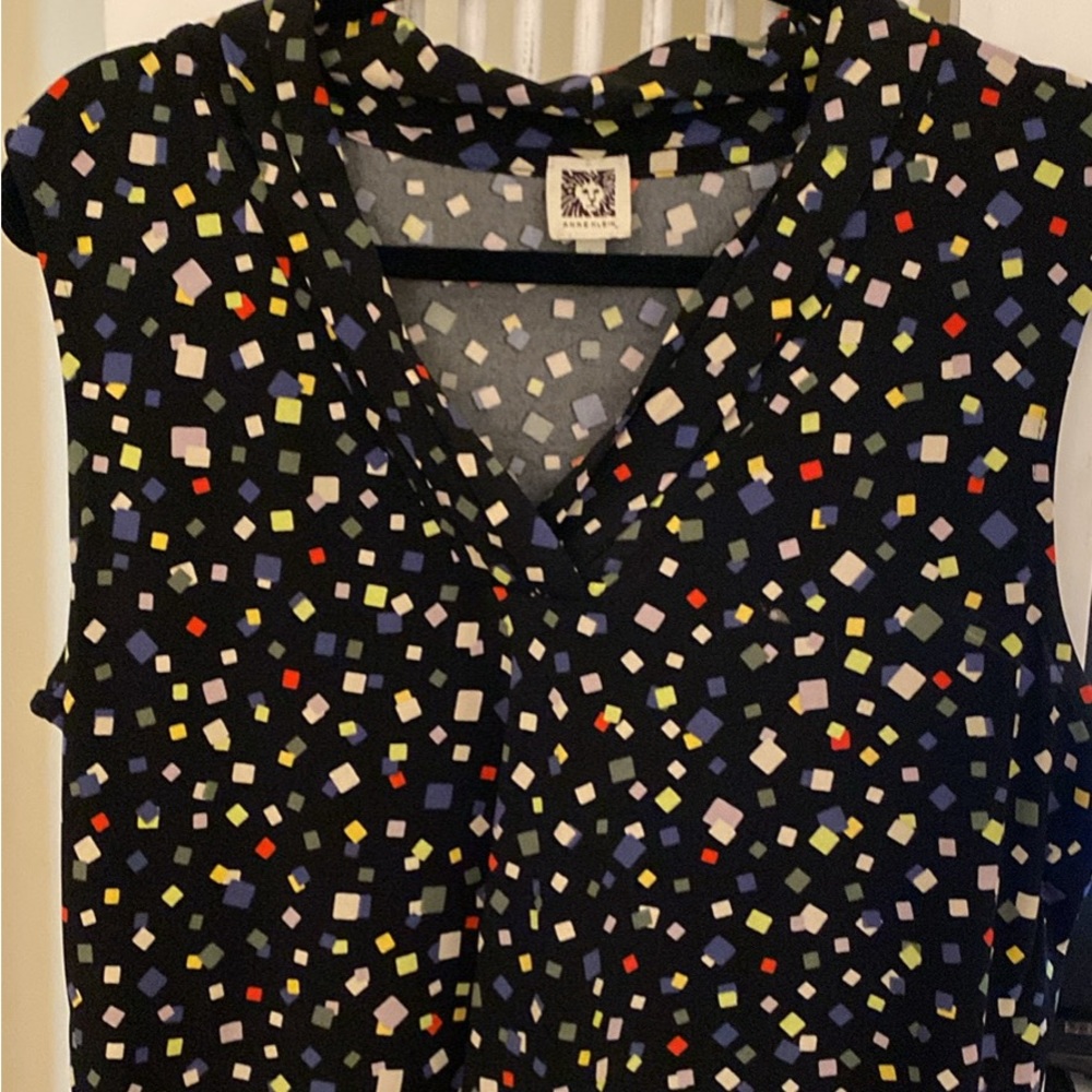 Women’s Anne Klein V-neck sleeveless top